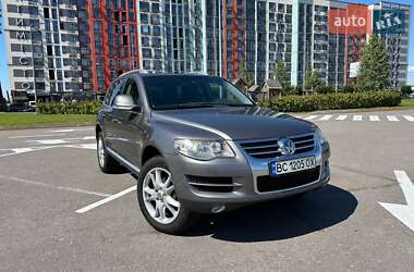Внедорожник / Кроссовер Volkswagen Touareg 2010 в Киеве