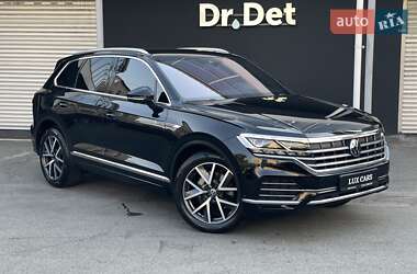Позашляховик / Кросовер Volkswagen Touareg 2021 в Києві