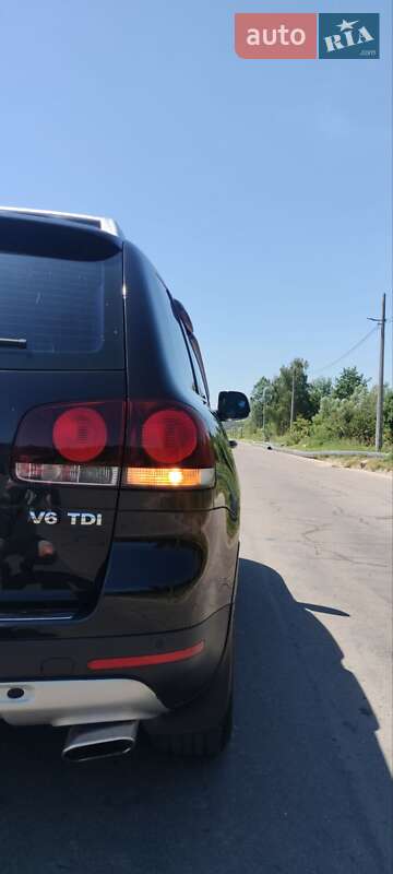 Внедорожник / Кроссовер Volkswagen Touareg 2008 в Львове