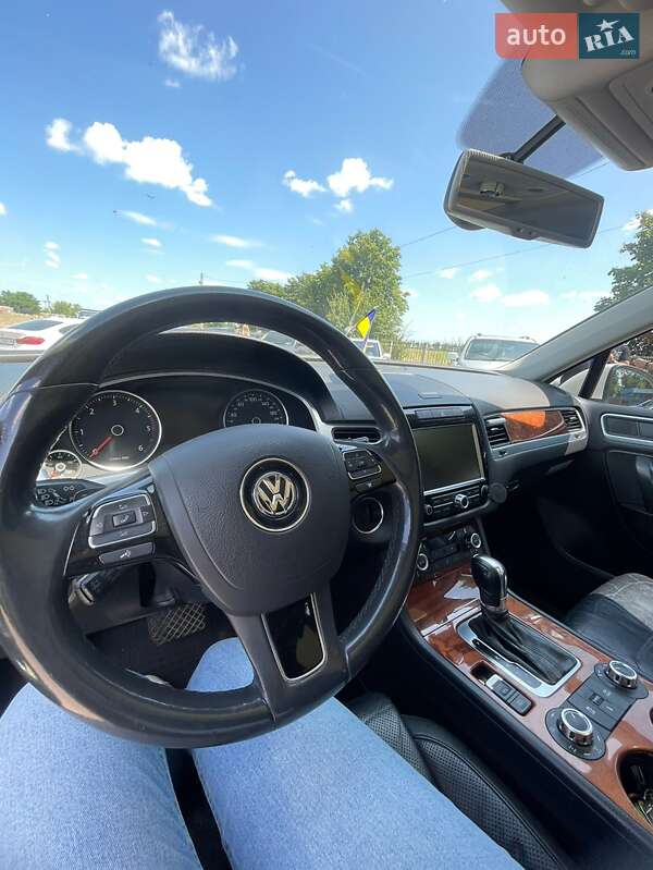 Позашляховик / Кросовер Volkswagen Touareg 2010 в Кропивницькому