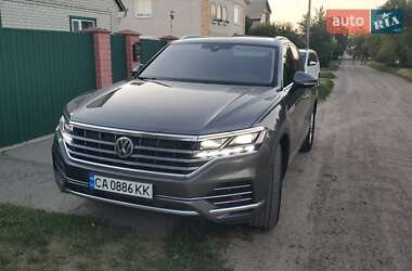 Позашляховик / Кросовер Volkswagen Touareg 2018 в Черкасах