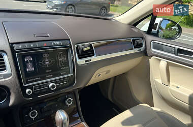 Внедорожник / Кроссовер Volkswagen Touareg 2015 в 