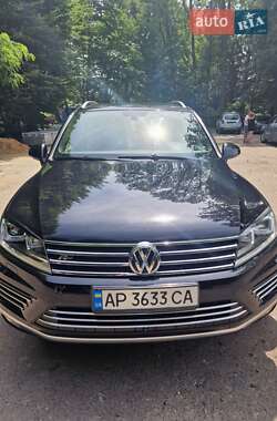 Внедорожник / Кроссовер Volkswagen Touareg 2015 в Львове