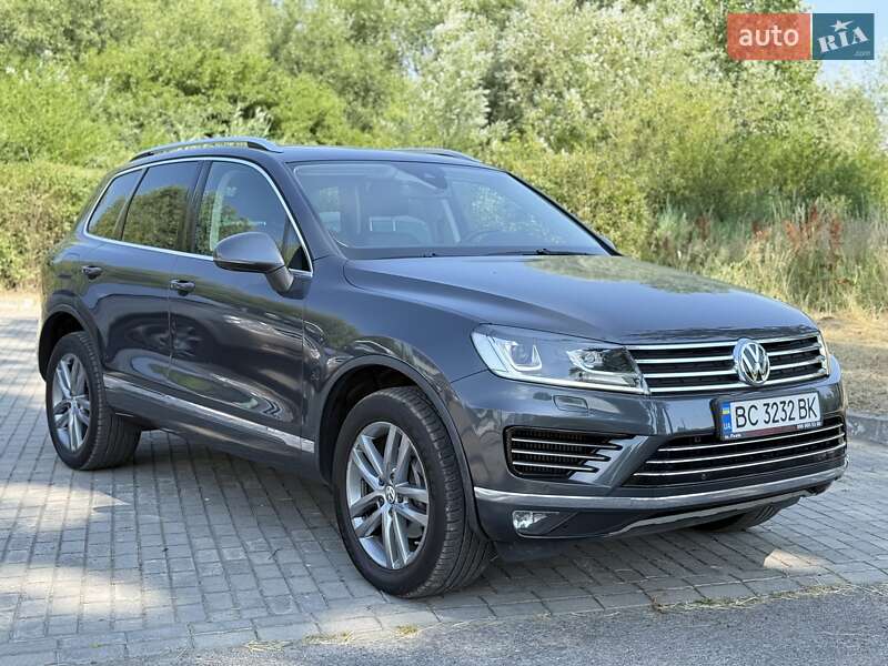 Внедорожник / Кроссовер Volkswagen Touareg 2015 в Львове