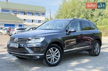 Внедорожник / Кроссовер Volkswagen Touareg 2015 в Львове