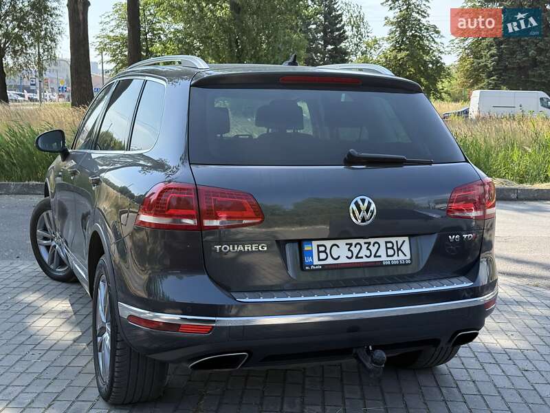 Внедорожник / Кроссовер Volkswagen Touareg 2015 в Львове