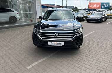 Внедорожник / Кроссовер Volkswagen Touareg 2018 в Черновцах