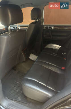 Позашляховик / Кросовер Volkswagen Touareg 2004 в 