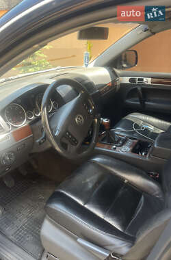 Позашляховик / Кросовер Volkswagen Touareg 2004 в 