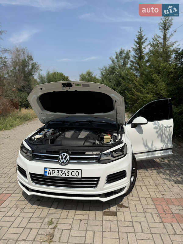 Внедорожник / Кроссовер Volkswagen Touareg 2013 в Запорожье