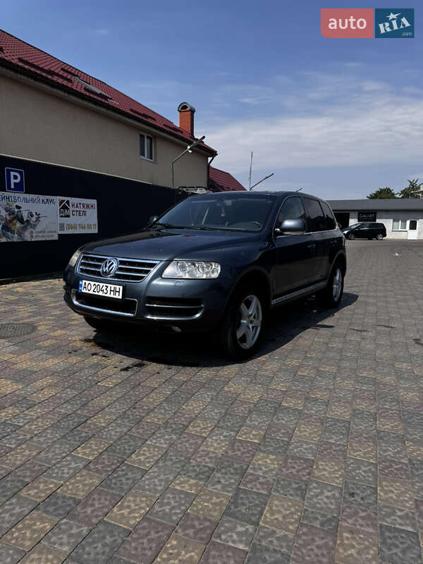 Внедорожник / Кроссовер Volkswagen Touareg 2003 в Ужгороде