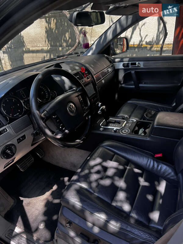 Внедорожник / Кроссовер Volkswagen Touareg 2003 в Ужгороде