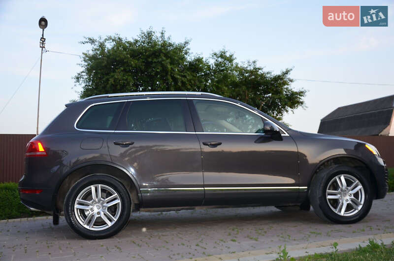 Позашляховик / Кросовер Volkswagen Touareg 2012 в Богородчанах