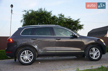 Внедорожник / Кроссовер Volkswagen Touareg 2012 в 