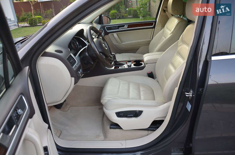 Позашляховик / Кросовер Volkswagen Touareg 2012 в Богородчанах