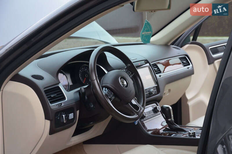 Позашляховик / Кросовер Volkswagen Touareg 2012 в Богородчанах