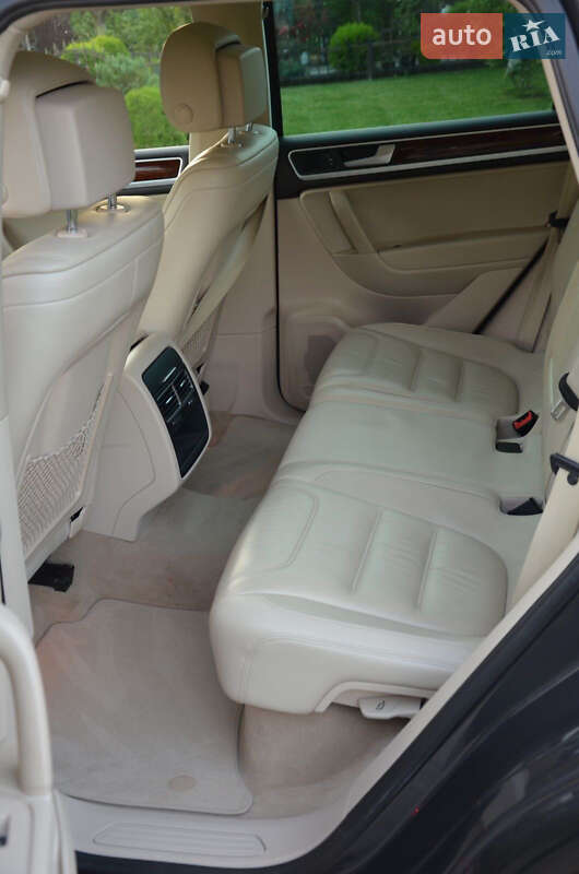 Позашляховик / Кросовер Volkswagen Touareg 2012 в Богородчанах