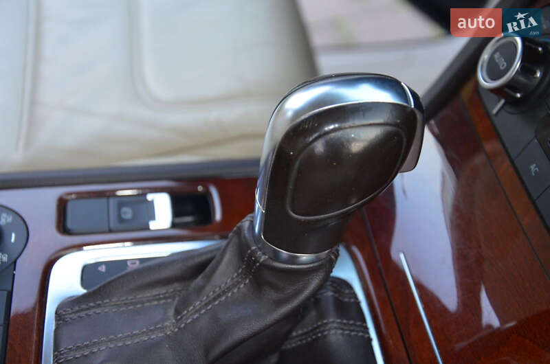 Позашляховик / Кросовер Volkswagen Touareg 2012 в Богородчанах