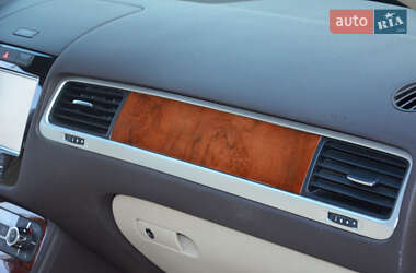 Внедорожник / Кроссовер Volkswagen Touareg 2012 в 