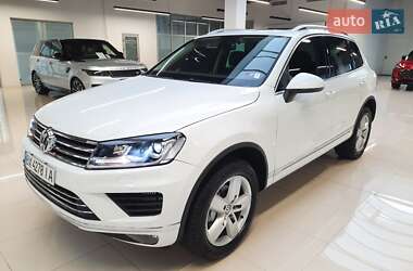 Внедорожник / Кроссовер Volkswagen Touareg 2014 в 