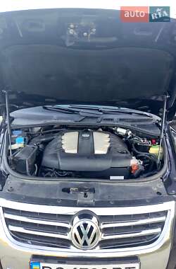 Внедорожник / Кроссовер Volkswagen Touareg 2008 в 