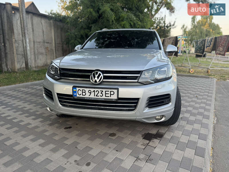 Внедорожник / Кроссовер Volkswagen Touareg 2012 в Киеве