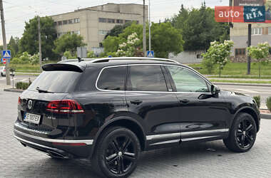 Внедорожник / Кроссовер Volkswagen Touareg 2017 в Черновцах