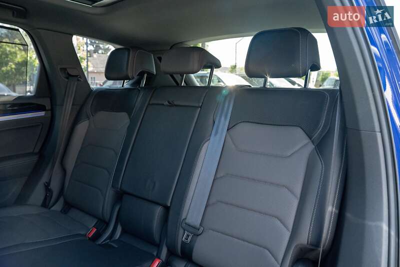 Внедорожник / Кроссовер Volkswagen Touareg 2022 в Черновцах