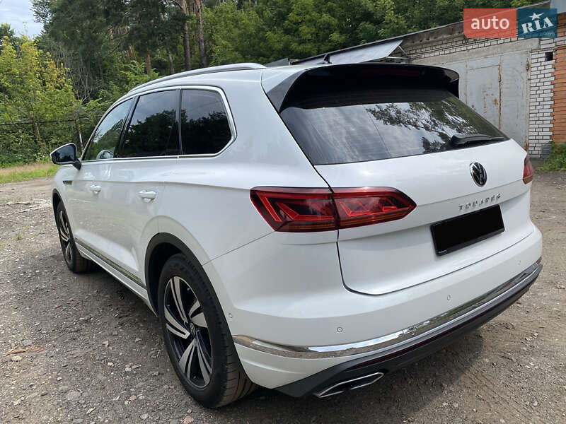 Внедорожник / Кроссовер Volkswagen Touareg 2020 в Киеве