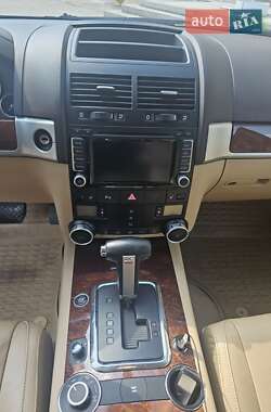 Внедорожник / Кроссовер Volkswagen Touareg 2009 в 