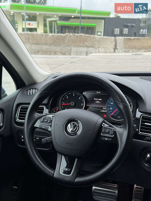 Внедорожник / Кроссовер Volkswagen Touareg 2017 в Жидачове