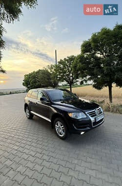 Внедорожник / Кроссовер Volkswagen Touareg 2007 в 