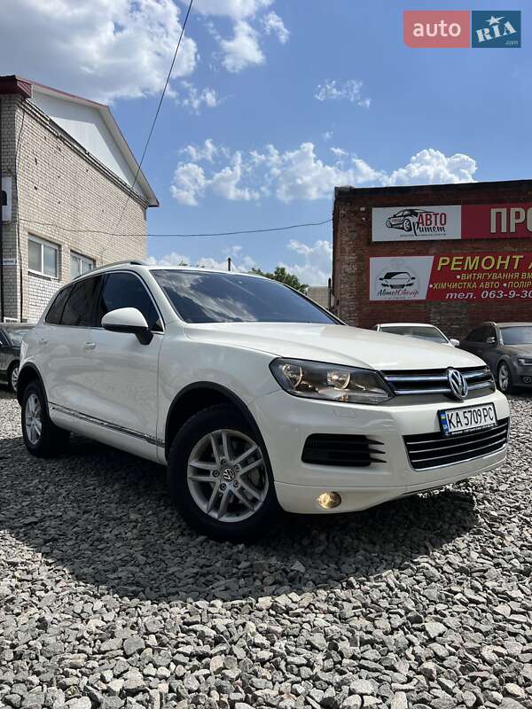 Внедорожник / Кроссовер Volkswagen Touareg 2011 в Смеле