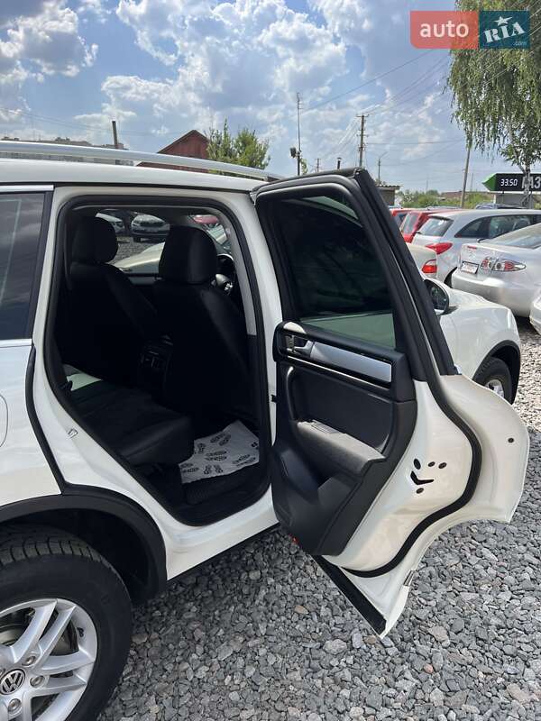 Внедорожник / Кроссовер Volkswagen Touareg 2011 в Смеле