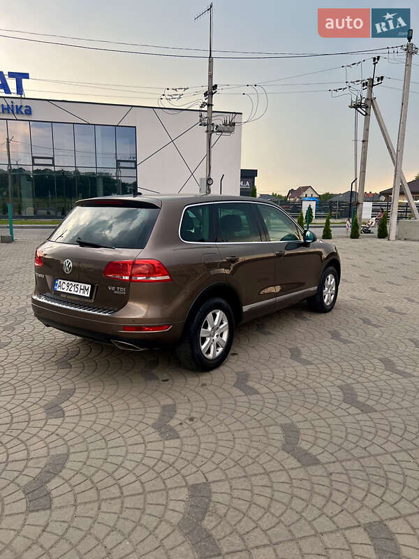 Внедорожник / Кроссовер Volkswagen Touareg 2011 в Луцке