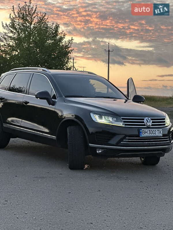 Внедорожник / Кроссовер Volkswagen Touareg 2014 в Балте