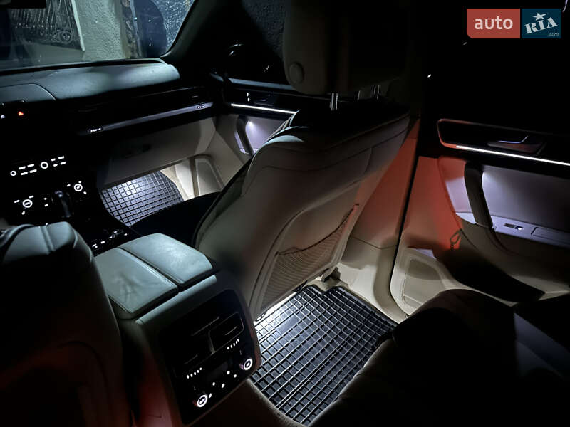 Внедорожник / Кроссовер Volkswagen Touareg 2014 в Балте
