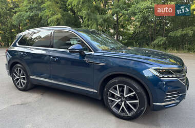 Внедорожник / Кроссовер Volkswagen Touareg 2022 в Киеве