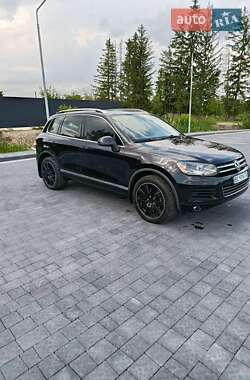 Внедорожник / Кроссовер Volkswagen Touareg 2012 в 