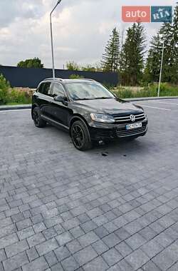 Внедорожник / Кроссовер Volkswagen Touareg 2012 в 