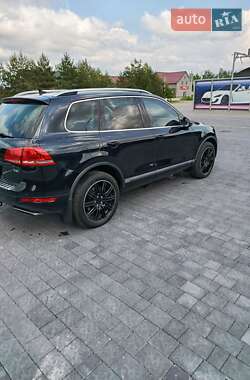 Внедорожник / Кроссовер Volkswagen Touareg 2012 в 