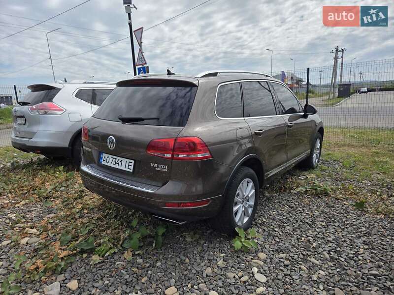 Внедорожник / Кроссовер Volkswagen Touareg 2010 в Хусте