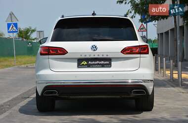 Внедорожник / Кроссовер Volkswagen Touareg 2019 в 