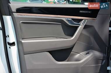 Внедорожник / Кроссовер Volkswagen Touareg 2019 в 