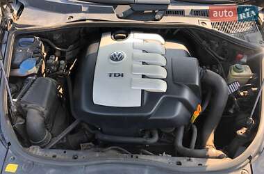 Внедорожник / Кроссовер Volkswagen Touareg 2005 в 