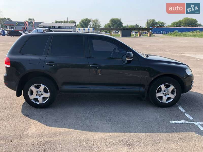 Внедорожник / Кроссовер Volkswagen Touareg 2005 в Харькове
