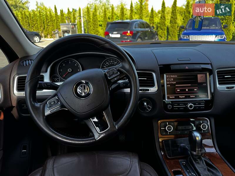 Внедорожник / Кроссовер Volkswagen Touareg 2012 в Ивано-Франковске