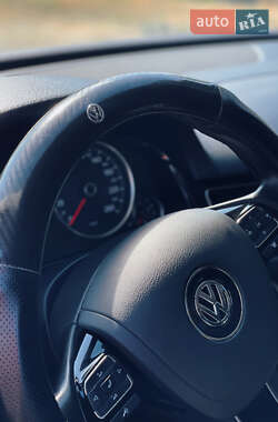 Внедорожник / Кроссовер Volkswagen Touareg 2014 в 