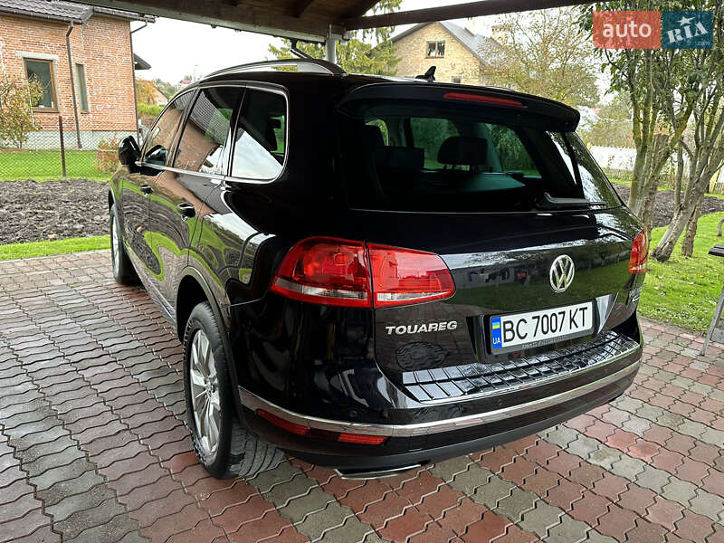 Внедорожник / Кроссовер Volkswagen Touareg 2015 в Львове