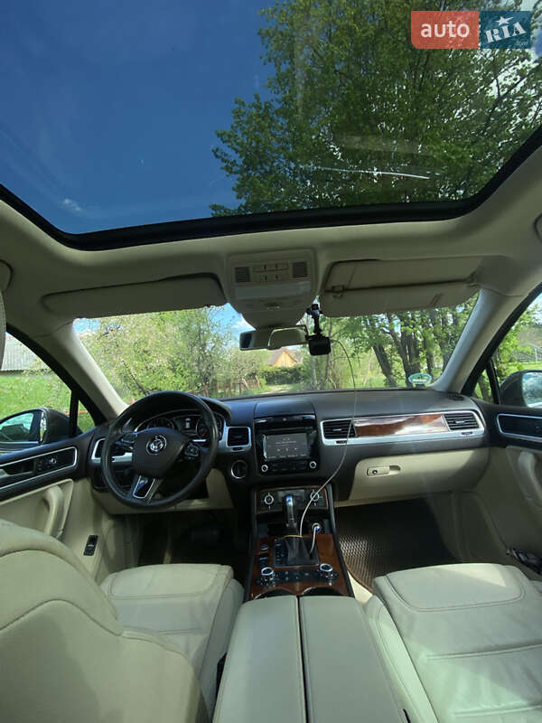 Внедорожник / Кроссовер Volkswagen Touareg 2012 в Коломые